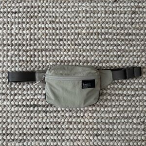 lululemon athletica Gray/Tan Belt Bag
